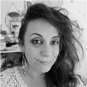 J'enseigne l'anglais à tout public à distance. J'ai beaucoup d'expérience